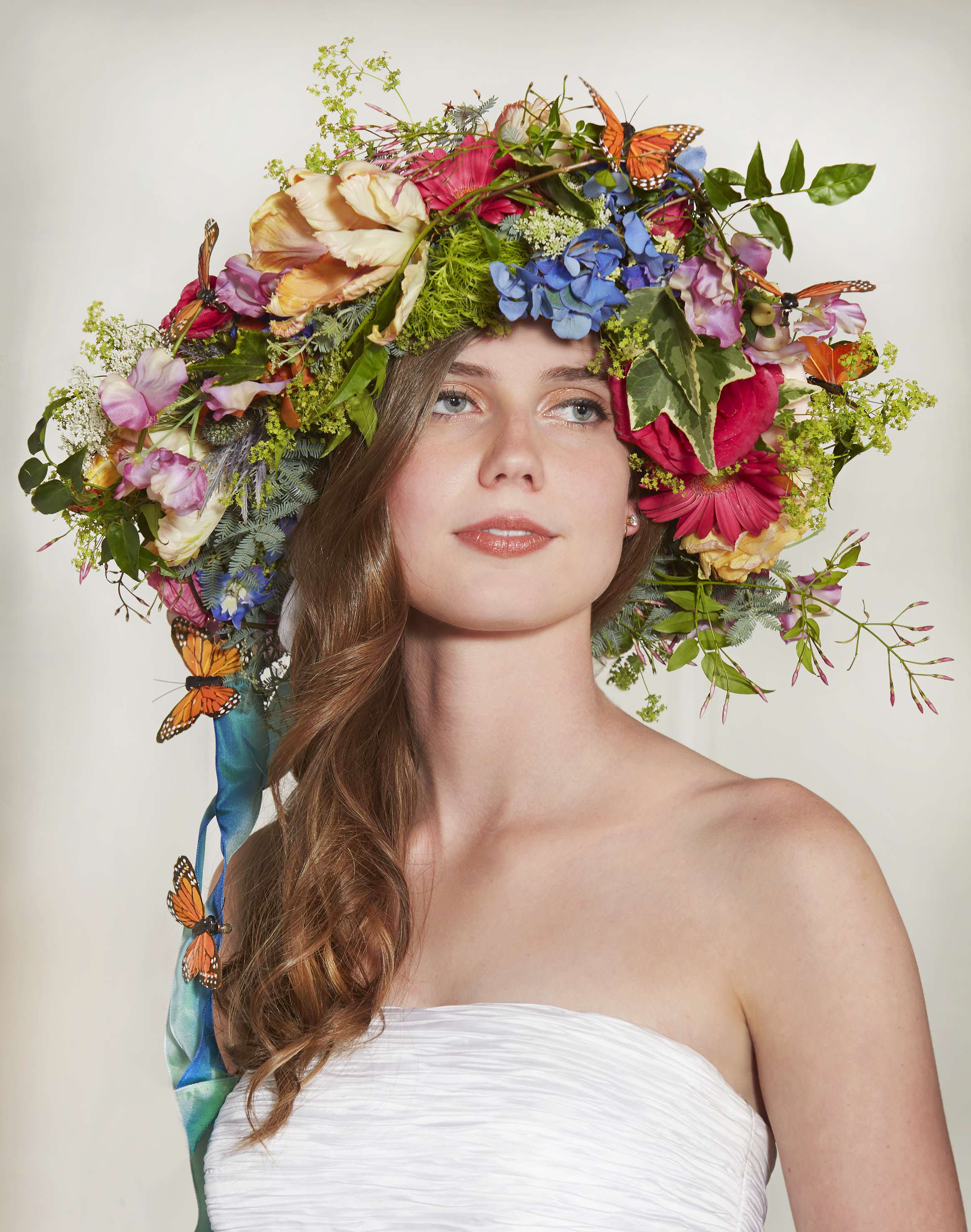 Свадебный венок невесты на голову из цветов яркий модные тренды 2018